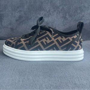 Fendi low top sneakers